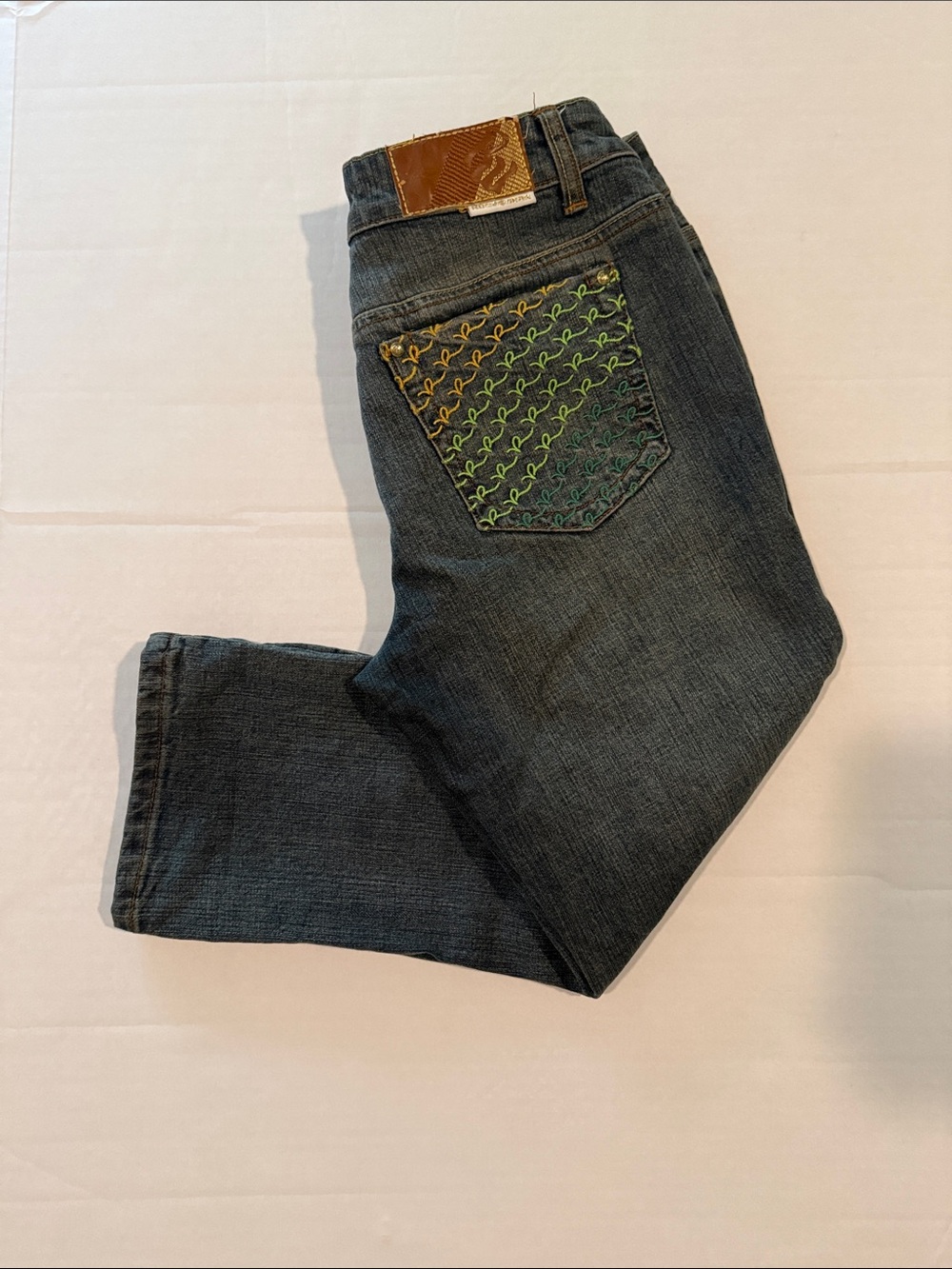 Vintage Rocawear Dark Blue Capri Jeans with Multicolor Embroidered Back Pocket